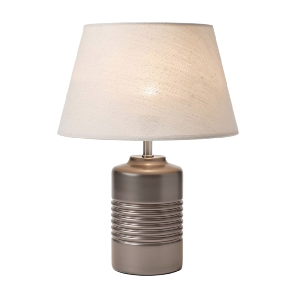 **Lampe de table en métal avec abat-jour en tissu**